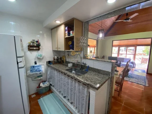 Imagem Casa em Condomínio para Venda em Teresópolis / RJ no bairro Albuquerque