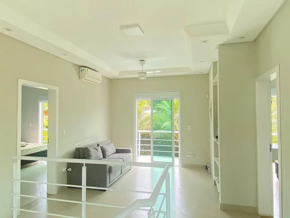 Imagem Sobrado de Luxo à Venda em Condomínio na Morada da Praia, Bertioga-SP: 4 Quartos, 4 Suítes, 5 Banheiros, 4 Vagas, 370m².