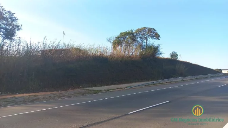 Imagem Área Industrial frente para a nova duplicada Rodovia Bungiro Nakao, Cotia