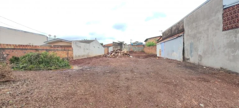 Imagem Terreno à venda em Cascavel, Santa Cruz - Energia Elétrica, Rede de Esgoto, Rua Asfaltada