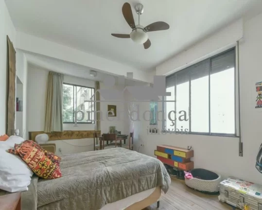 Imagem Apartamento reformado, distribuído com tacos, living para 03 ambientes, terraço, lavabo, banheiro ...