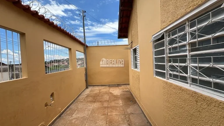 Imagem Casa à venda com 4 dormitórios no bairro Núcleo Habitacional Silvério Cartafina