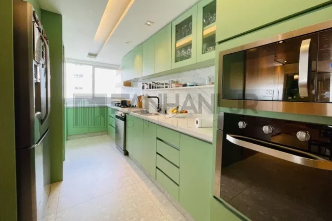 Imagem Venha se encantar com essa incrível cobertura no coração do Itaim Bibi, no Condomínio Edifício Igarapé! Completamente reformada, essa cobertura de 2