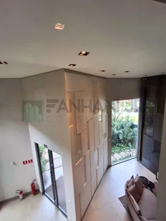Imagem Casa Comercial à Venda em São Paulo-SP, no Bairro Jardim América: 10 Salas, 6 Banheiros, 20 Vagas de Garagem!