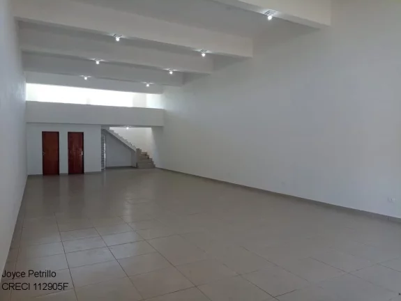 Imagem Aluguel de Salão Comercial Espaçoso e Moderno em Peruíbe.