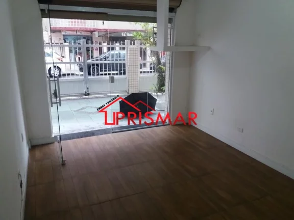 Imagem Alugo loja comercial no gonzaga, quadra da praia.