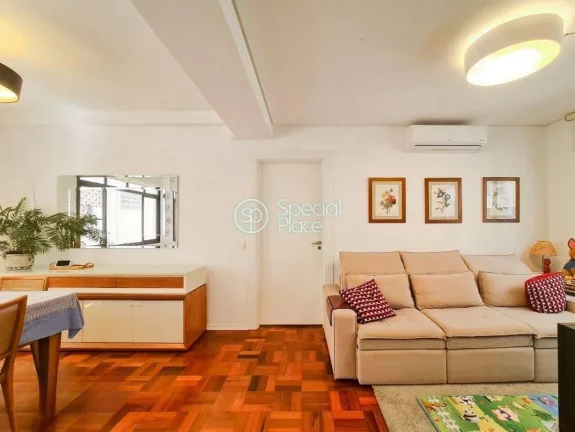 Imagem Um cuidadoso projeto de reforma moderno e funcional. São 129,75m² de área útil, três dormitóri...