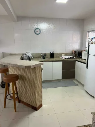 Imagem Sobrado com 2 quartos e 2 vagas de garagem na Praia de Taquaras em Balneário Camboriú