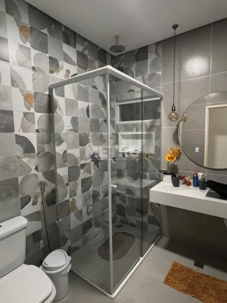 Imagem Casa no Alphaville, 3 quartos, sendo um suíte com closet, cozinha Integrada