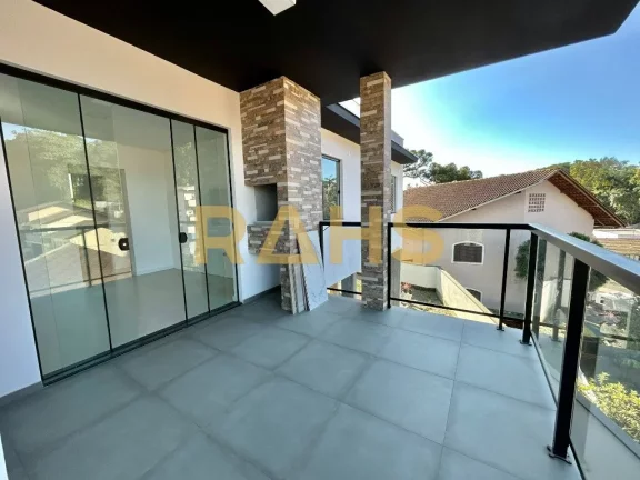 Imagem Linda casa recém construída com 1 suíte e 2 quartos, sacada com churrasqueira e 2 vagas de garage...