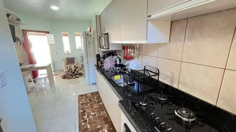 Imagem Casa 2 quartos, 2 garagens, fogão à lenha e churrasqueira, Quinta dos Açores
