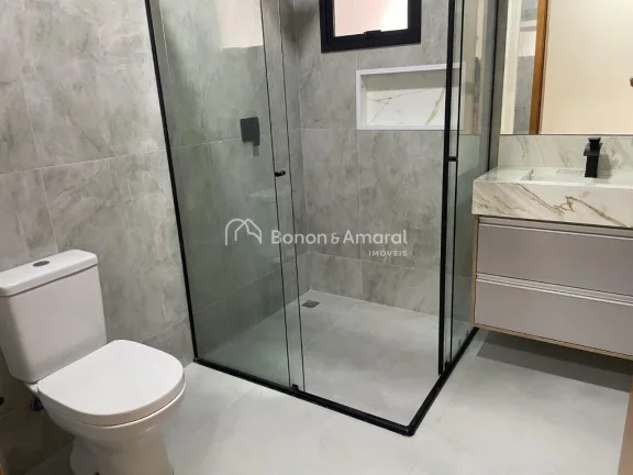 Imagem Lindo sobrado com 4 suítes (uma térrea acessível e uma master com closet e sacada), total de 6 ba...
