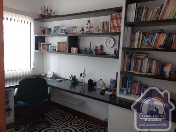 Imagem Casa em condomínio de alto padrão no Residencial Suzano