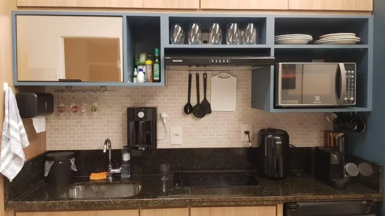 Imagem Imperdível! Apartamento à venda no Bosque dos Juritis, Ribeirão Preto-SP. 1 quarto, 1 sala, 1 banheiro, 1 vaga de garagem. 44m². Venha conferir! - Quer Imóvel Negócios Imobiliários.