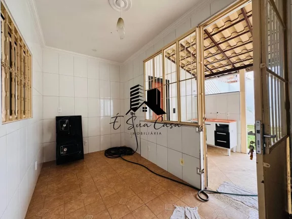 Imagem Casa e loja a venda 2 Quartos Bairro Cabral Contagem MG