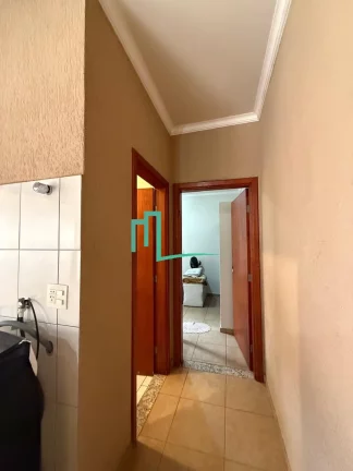 Imagem Espetacular Casa à Venda em Franca-SP: 3 Quartos, 1 Suíte, 1 Sala, 3 Banheiros, 3 Vagas de Garagem, 200m² de Área.