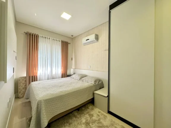 Imagem Casa em Condominio 4 Dormitórios - Bairro --
