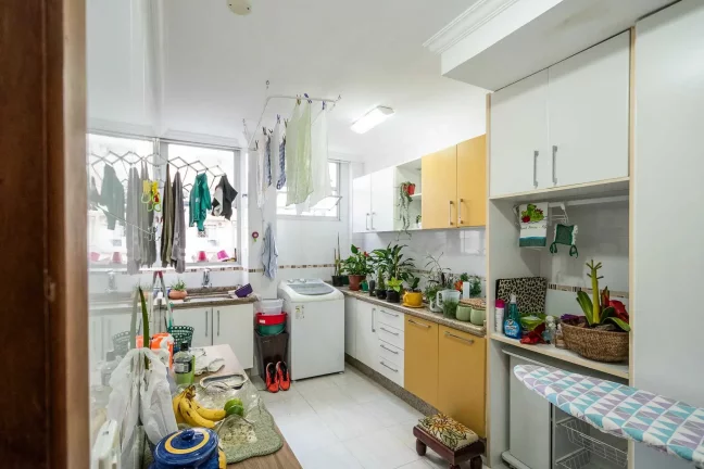 Imagem Apartamento com 3 dormitórios sendo 1 suíte e 2 vagas na região Central de Balneário Camboriú SC
