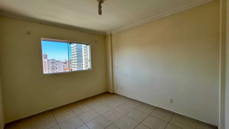 Imagem Cobertura com 3 dormitórios sendo 1 suíte e 2 vagas, a 200m da praia de Gravatá Navegantes/SC