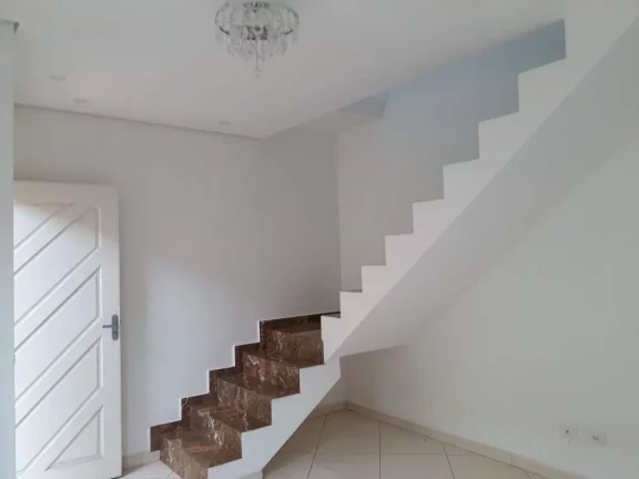 Imagem Sobrado com 2 dormitórios à venda, 71 m² por R$ 246.000,00 - Vila Figueira - Suzano/SP