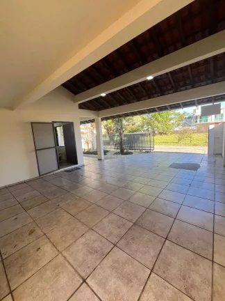 Imagem Sobrado com 4 dormitórios sendo 1 suíte e 2 vagas de garagem em São Francisco do Sul/SC
