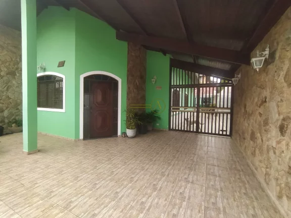 Imagem Casa com 3 dorms + Edícula, á 700m da Praia á venda em Peruíbe