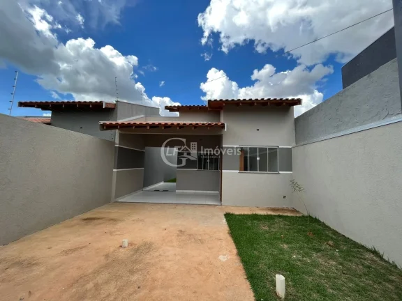 Imagem Ampla casa nova - 1 suíte e 2 quartos