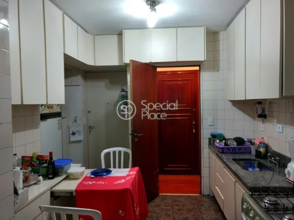 Imagem 115 metros 4 dormitórios 1 suíte 4 banheiros 2 vagas Living para 2 ambientes, ampla varanda, ensol...