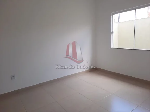 Imagem Casa Independente Linear c/ 100 m² à Venda na Vila do Peró