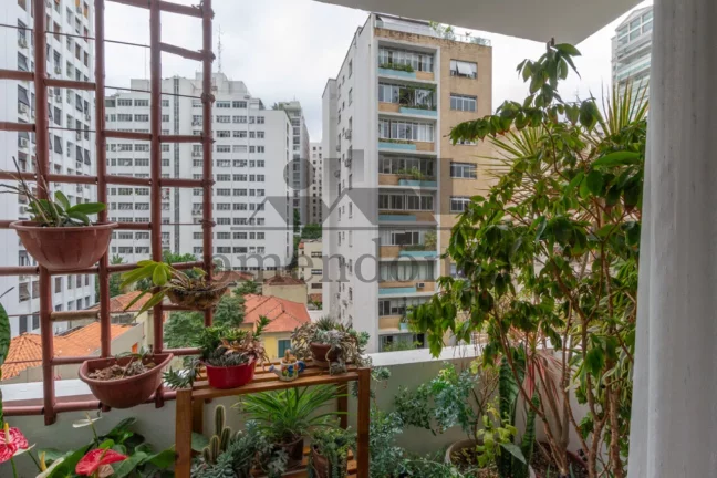 Imagem Higienópolis apto reformado 1 por andar com 220m², pronto para morar.