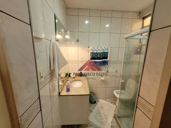 Imagem Amplo apartamento térreo com 3 quartos no Bairro Chic