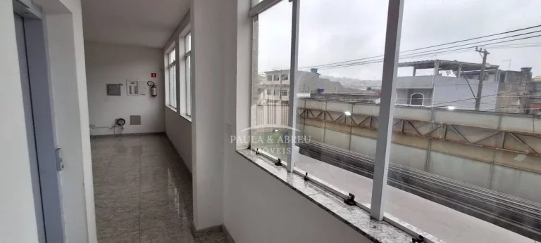 Imagem Aluga-se 2 Sobrelojas, Elevador, 200m² cada, 2 Banheiros, Fino Acabamento, no Jardim Itapeva, Mauá-SP