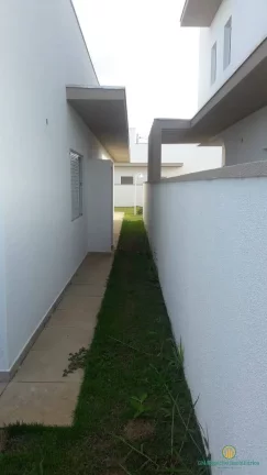 Imagem Casa térrea nova, 3 dormitorios(1suíte) quintal, estilo moderno condominio