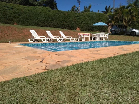 Imagem Ótima chácara com piscina.