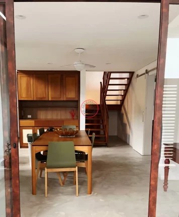 Imagem CASA EM CAMBURIZINHO COM 3 SUITES +2 QUARTO SALA DE ESTAR ,SALA DE JANTAR VARANDA C/ AREA GOURMET, 3 VAGAS, 350 METROS DA PRAIA