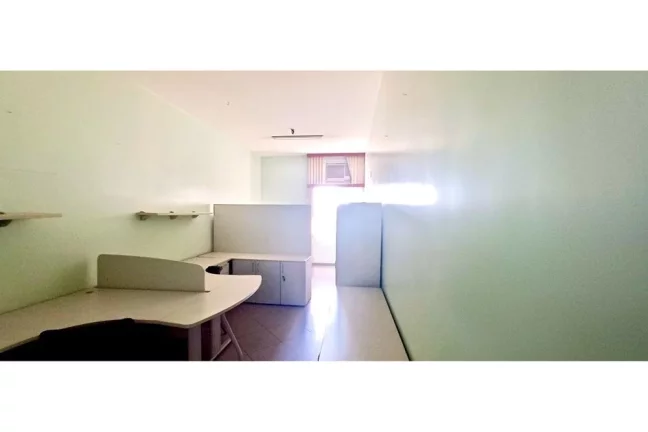 Imagem Sala comercial de 33m² com VAGA a venda ao lado do metro Cinelândia, mobiliada e pronta para uso.