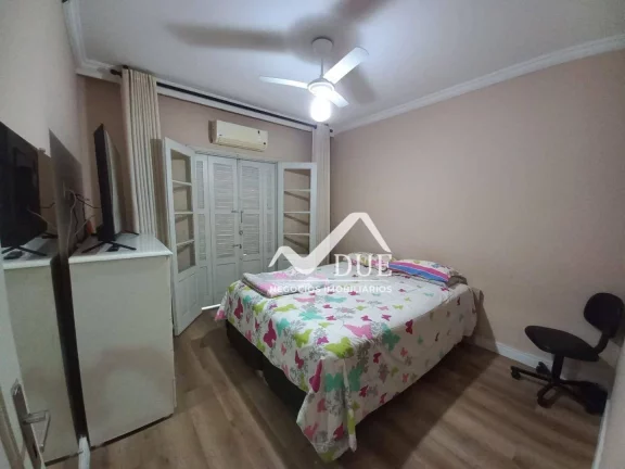 Imagem Apartamento com 2 dormitórios de frente, no 1 andar com varanda e vaga suficiente e livre, à venda, 70 m² por R$ 340.000 - Boqueirão - Santos/SP