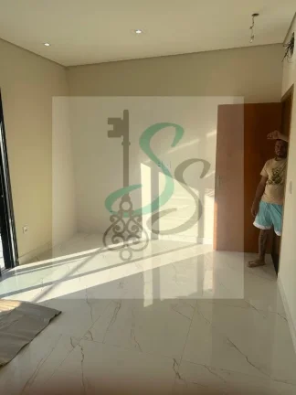 Imagem Residência moderna e espaçosa à venda em Campinas-SP, no bairro Residencial Parque da Fazenda. 3 quartos, 1 suíte, 2 banheiros, 4 vagas. Imperdível!