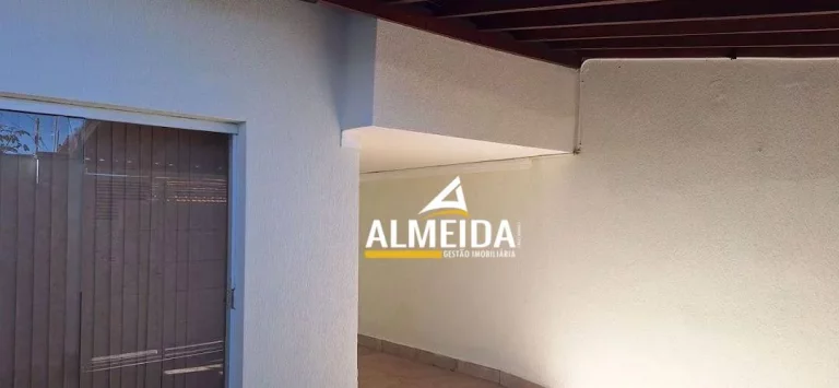 Imagem Casa com 3 dormitórios à venda por R$ 400.000,00 - Estádio - Rio Claro/SP