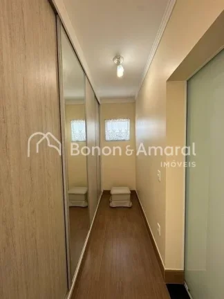 Imagem Linda casa com living para 3 ambientes integrados com a área gourmet e piscina, cozinha e lavanderi...