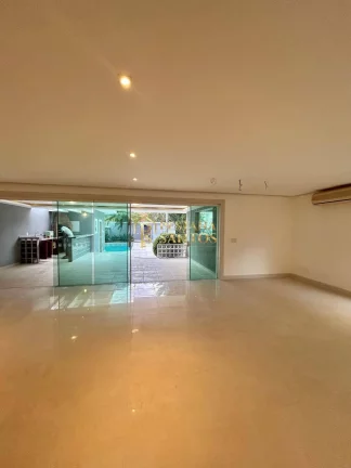 Imagem Casa Espetacular no Santa Marina – 4 Suítes na Barra da Tijuca