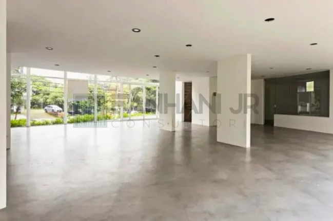 Imagem Imperdível: Casa Comercial à Venda em São Paulo-SP, Jardim Europa - 4 Salas, 4 Banheiros, 10 Vagas, 830m²!