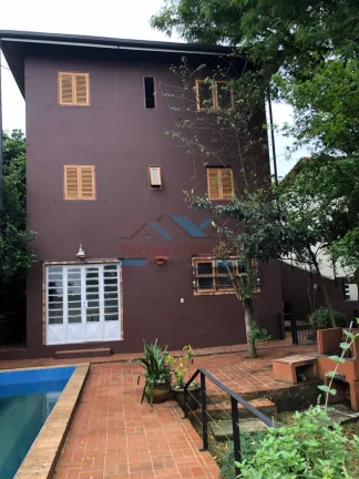 Imagem Sobrado com 4 dorm. (1 suíte) + 2 vagas e Piscina- Instituto de Previdência