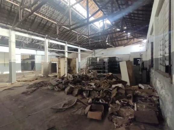 Imagem Barracão comercial com 1489m² com localização em umas das principais avenidas com proximidades a...