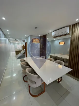 Imagem Imperdível! Casa à venda em São Paulo-SP, Jardim Maria Estela: 3 quartos, 3 suítes, 2 salas, 6 banheiros, 3 vagas. Conheça sua nova casa dos sonhos!
