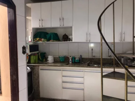 Imagem CASA PARA LOCAÇÃO E VENDA, NO CENTRO DE MACAÉ/RJ.