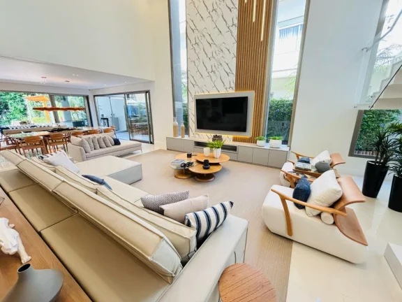 Imagem Luxuosa Casa à Venda na Riviera de São Lourenço Módulo 12 - 6 Quartos, 6 Suítes, 3 Salas, 4 Vagas - Área Externa Espetacular!