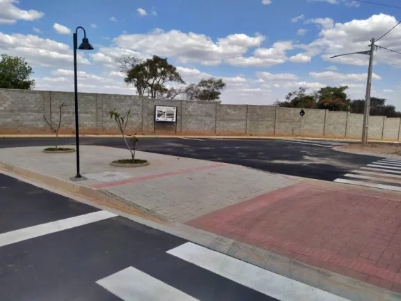 Imagem Lotes em Condomínio Fechado Cidade das Flores em Caldas Nova
