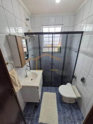 Imagem Sobrado em perfeito estado com 160m² de área construída, 3 dormitórios amplos, sendo 1 suíte co...