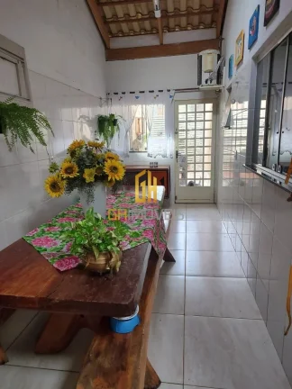 Imagem Casa com 3 quartos na Chácara Bela Vista, em terreno com 150m² com 100m² de área construída pos...
